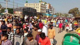 মাদ্রাসা ছাত্রীর লাশ উদ্ধার: হত্যাকাণ্ডে জড়িত ব্যক্তিদের বিচারের দাবিতে মানববন্ধন  